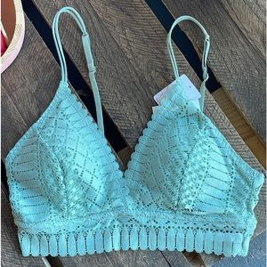 NWT Seafoam Green Love Lace Deep V Bralettes Medium and Large